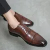 Dress Shoes Men Business Skórzanie dla męskich wygodne spiczaste buty społeczne męskie sportowe obuwie Oxford