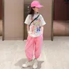 Kledingsets Meisjes Zomerpak Koreaanse stijl Jeugd Tienermeisjes Mode Anime Print T-shirtsBroeken 2-delige sets Meisjeskleding van 4-14 jaar oud 230918