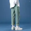 남자 청바지 남자 한국 패션 레트로 푸른 나비 자수 2024 봄 하렘 바지 남성 스트리트웨어 데님 헐렁한 넓은 다리