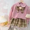 Kleidungssets College-Stil Baby Mädchen Kleidungssets Herbst Kinder Bogen Mäntel Plaid Rock Kinder Trainingsanzug Säuglings Outfits Prinzessin Kleidung 230918