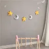 Figurine decorative Nordic Feltro Luna Stella Ghirlanda Banner per feste Camera dei bambini Asilo nido Appeso Decorazione da parete Regali di Natale Baby Shower Bandierine