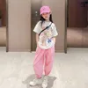 Kledingsets Meisjes Zomerpak Koreaanse stijl Jeugd Tienermeisjes Mode Anime Print T-shirtsBroeken 2-delige sets Meisjeskleding van 4-14 jaar oud 230918