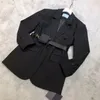 Herfst damespakken Blazers jas ontwerper Knoop jassen mode bijpassende omgekeerde driehoek letter lange pakken Nylon jasje S2654