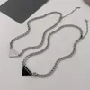 Designer Geometric Necklace Fashion Pendants Triangelformade halsband för mankvinna Neutral cool stil bra kvalitet216a