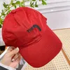 Designer Ball Caps 2024 Cappello estivo firmato Moda di alta qualità Lingua d'anatra Nuovo alfabeto Cappello da ballo da donna di lusso Marchio per uomo e donna Regalo all'ingrosso 62OU