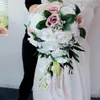 2020 Perle artificiali Bouquet da sposa in cristallo Avorio Cascata Matrimonio Fiore da sposa Spose rosse Spilla fatta a mano Bouquet De Mariage287b