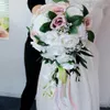 2020 Artificial Pearl Crystal Bridal Bouquets elfenben vattenfall bröllop brud blomma röda brudar handgjorda brosch bukett de mariage287b