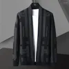 Sweaters para hombres 2023 Autumn High End Brand Exquisito Impresión de letras Sweater Cardigan Fashion Stripe Burnited Warmed Cathin