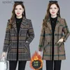 Mezclas de lana para hombres Abrigo de otoño e invierno Abrigo de lana de lana para mujer 2023 Madres de mediana edad usan gabardina de algodón Mujer Plaid Outwear Mujer L230919