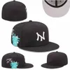 Tasarımcı Şapka Erkekler Beyzbol Takılmış Şapkalar Klasik Siyah Renkli Hip Hop Chicago Sport Tam Kapalı Tasarım Kapakları Beyzbol Kapağı Chapeau Dikiş Kalp Çiçekler Cap W-8