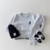 Kläder sätter Korea Toddler Baby Boys Gilrs Kläder sätter grundläggande bomullsbroderad björn sweatshirtjogger byxor set barn sportdräkter kläder 230918