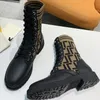 Дизайнерские ботильоны с силуэтом ботинок Martin Booties Женская обувь Челси для езды на мотоцикле Стрейч-кроссовки на высоком каблуке Зимняя женщина Martin 35-41