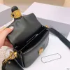 Bolsos de hombro en barbecho Bolso de mano de lujo de diseñador para mujer Bolso de hombro Bolsos cruzados Bolso nube lindo Varios colores estilos de diseño Simple y elegante