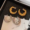 Fransk vintage oregelbunden veckad ko hornväska öron studs kvinnor minoritet design hög kvalitet ljus lyx charm smycken