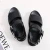 2024 Toppdesignerskor tofflor Martin Sandaler för kvinnor Izmir Men Casual Fashion Luxury Classic Flat Leather Home Beach Slipper Handgjorda herrskivor storlek 35-45