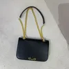 Borsa a tracolla sotto le ascelle con catena Borsa a tracolla con patta da donna in vera pelle con hardware dorato con segno scavato, portafoglio semplice, 23 cm