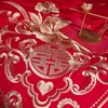 Set di biancheria da letto 2023 Matrimonio in stile cinese Set di cotone rosso di lusso Nappe in oro Fiori Ricamo Copripiumino Lenzuolo Federe