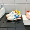 Herren- und Damen-Flow-Schuh, luxuriöse Freizeitschuhe, klassischer Flow-Runner-Sneaker aus Nylon-Wildleder, Schnür-Sneaker, weiches Obermaterial, honigfarbene Gummi-Wellensohle 887TXGL