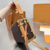 Diseñador Bolso de hombro Lado Bolso de bolso Bolsas de bolsillo suave Bolsas suaves Purso Purso de lujo Manijero extraíble Caja cosmética Petite Malle Souple Billetera