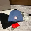 Gorro masculino de pelúcia para esportes ao ar livre, gorro feminino de outono e inverno, férias quentes, turismo, cores doces, letras bordadas