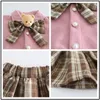 Ensembles de vêtements Style collégial Bébés filles Vêtements Ensembles Automne Enfants Bow Manteaux Jupe à carreaux Enfants Survêtement Tenues pour nourrissons Vêtements de princesse 230918