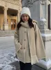 Mélange des femmes en laine élégante avec écharpe, poche à manches longues manteau féminin poitrine simple pour l'automne hiver 2023