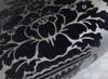 Sensação de toque suave clássico damasco papel de parede preto veludo não tecido 3d em relevo floral revestimento de parede sala de estar para decoração de parede de casa