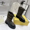 Scarpe da donna in pelle di vacchetta da neve alla caviglia Scarpe da donna classiche in pelle con plateau grosso invernale Punta tonda suola in gomma designer di scarpe di lusso firmate calzature di fabbrica