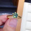 Bagues de cluster 24K Gold Solitaire 1ct Green Moissanite Bague 925 Sterling Silver Engagement Bande de mariage pour femmes Bijoux de fête de mariée