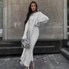 Robes décontractées de base Robe longue plissée décontractée Femmes Mode O-cou Robe à manches longues Été Élégant Lâche Club Robe de soirée Tenues de vacances Gris 230920