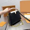 デザイナーバッグCapucinesショルダーバッグ女性ミニハンドバッグ本物の革のトートフラワー装飾ゴールドチェーン調整可能なストラップパッチワークカラーフラップクロスボディ財布財布