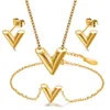 High Quality Titanium Steel V Pendant Necklaces 3 Colors Gold Plated Studs Classic Style Love Bracelets Women Designer Sets Jewelr268q