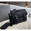 Laptop väskor 2021 mode trend all-match väska topp designer klassisk nylon material unisex stil topp v22n