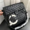 38cm Femmes Designer Jumbo Vintage Panda Sac d'aéroport bicolore Quincaillerie en métal argenté Sangle en cuir Grande capacité Sac à main à bandoulière matelassé à rabat fourre-tout de luxe