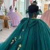 2024 Emerald Green Sweetheart Off the Shoulder Quinceanera Dresses Gold Appliques Beaded Crystal Sweet 15 16 Prom Party Gowns