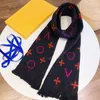 Luksusowy V Designer Scarf Paszmina dzianinowy zestaw szalików dla ciepłego szalika Moda klasyczni mężczyźni i kobiety kaszmirowe wełniane długie szal miękki i wygodny z oryginalnym pudełkiem