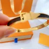 Real Leather Designer Jewelry Love Lock V Armbands Bangles For Women Men smycken Fashion294b