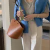 Вечерние сумки 2023, женская мода, уникальный дизайн, лаконичная сумка-ракушка, большая вместительная сумка-тоут на плечо, для покупок, офиса, на каждый день