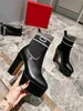 23 neue luxuriöse Frauenstiefel zeigen schlanke obere Füße, erhöhte obere Leder, innere Schaffellmodetschuhe