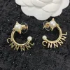 Femmes Gold Designer Hoop Boucles d'oreilles Mode Bijoux de luxe Lady Channel Perle Ear Stud Party Mariage Filles Lettre Charm Boucle d'oreille Goujons avec boîte