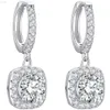 Pure Silver S925 Mozang Stone Ear -ear Hook Heavy Workers D -Color VVS Diamond Earrings är extremt vita