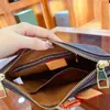 2023 Designer designed high quality diagonal bag. Light weight. More than half of the daily necessities are empty, which is economical and practical. Size: 25cm