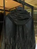 ファッションデザイナー女性革服ガードルフード付きクラシックプリントストリートウェアアウトウェアジャケットコート