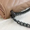 Bolsos de hombro Bolsos de marca de lujo para mujer 2023 Nueva moda Bolso de hombro con cadena simple de cuero suave Bolsos de diseñador Monederos y bolsos35blieberryeyes