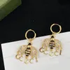 Charm Designer Brass Material Bee Earrings, Zircon Alfabet utsmyckade modegåvor Q4T4