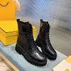 Fashion Boots Autumn and Winter Short Soe Up Naken Tjock Sole Heel Leather Color Matching Martin Boots's Work Motor Vehicle Women's Shoe Women 'Dress Leisure 42