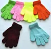 Cadeaux de Noël Gants d'hiver pour enfants Couleur unie Candy Doigt complet Magic Knit Warm Boys et filles ski Stretch extérieur tricot C336