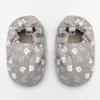 Laarzen 1 Staat Warm Winter Baby Tweekleurige leren laarsjes Wiegschoenen Jongens Meisjeshuis Casual Maat 12