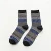 Herrstrumpor 3/2 par Spring Hösten Male Sock Comfort Blended Quality Breattable Soft Casual Praped Line Solid Color Prints