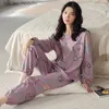 Femmes Sleep Lounge Printemps Automne Femmes Polyester Pyjamas Pyjamas rayés Mujer PJ Homewear Ensembles de pyjama pour femmes Costumes de nuit décontractés Taille 5XL L230920